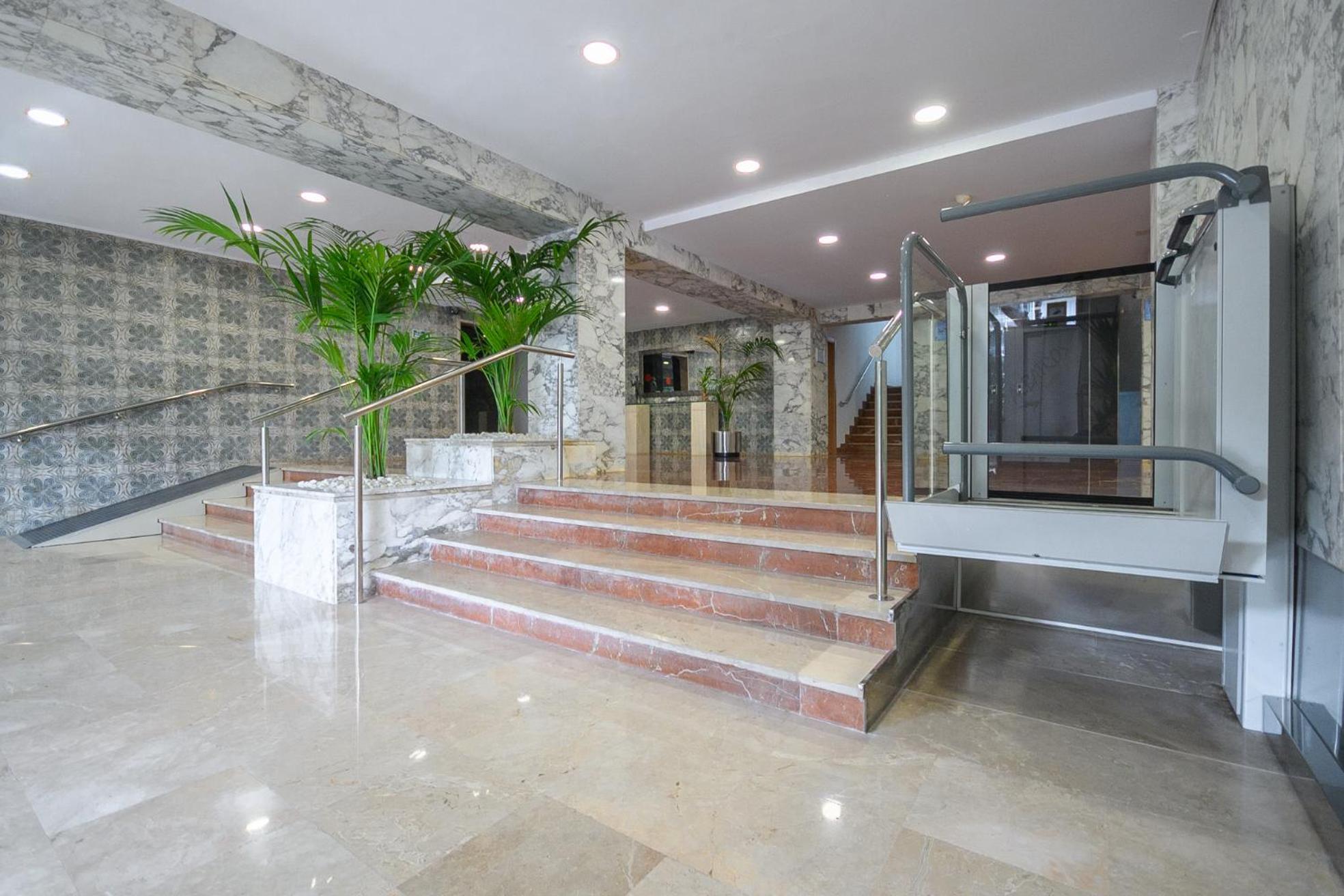 Apartaments Albatros Family سالو المظهر الخارجي الصورة