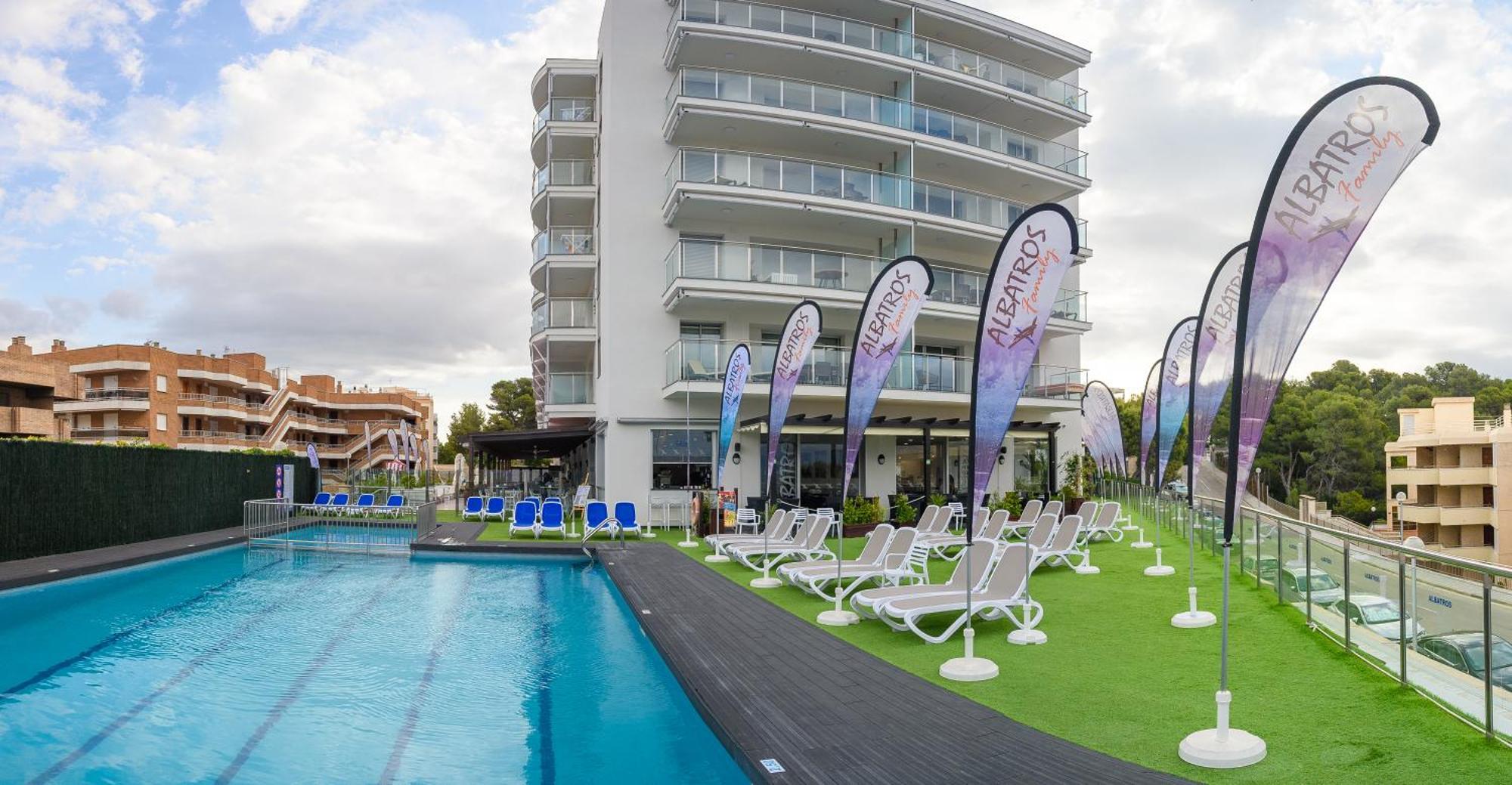 Apartaments Albatros Family سالو المظهر الخارجي الصورة