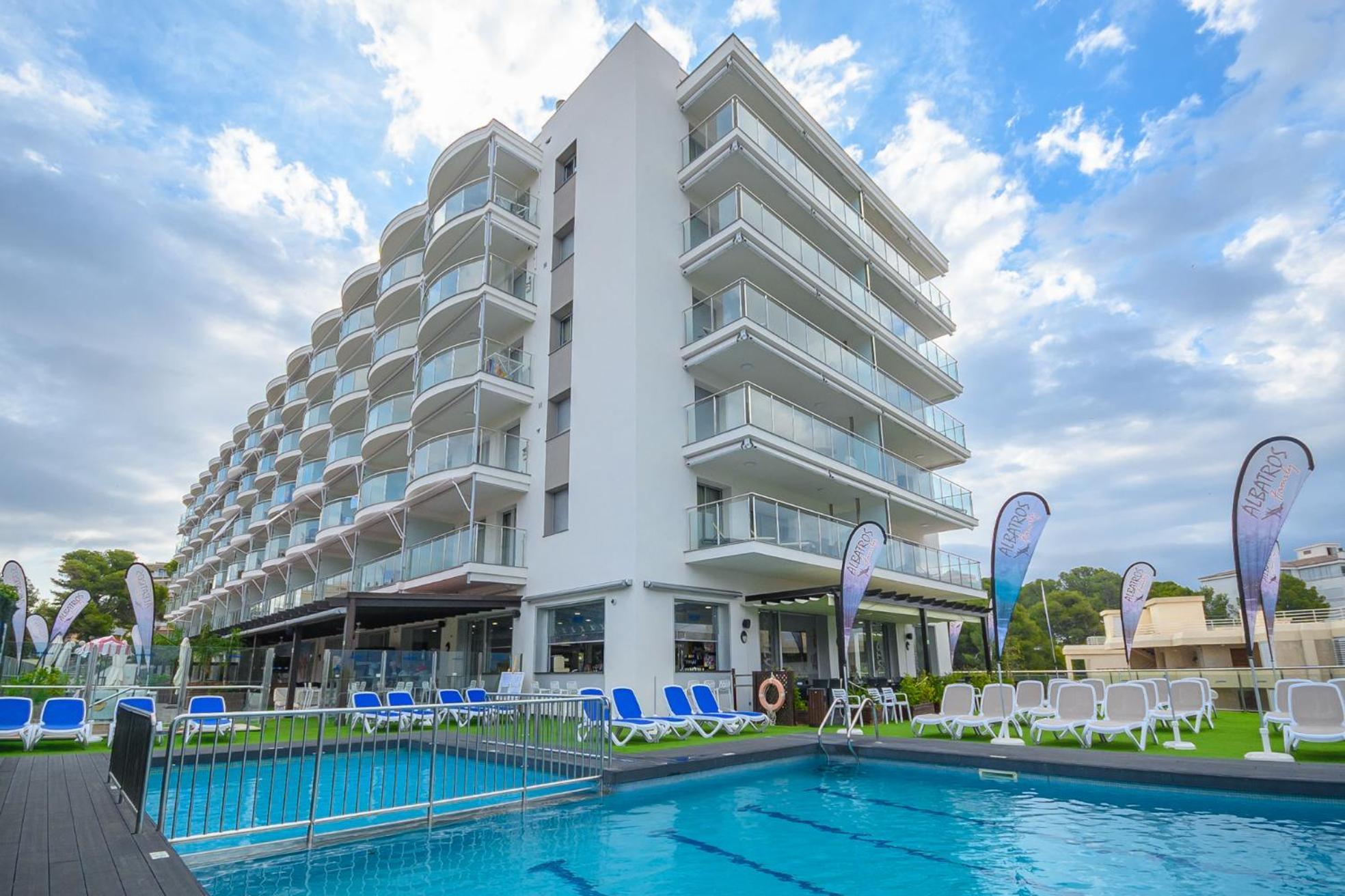 Apartaments Albatros Family سالو المظهر الخارجي الصورة