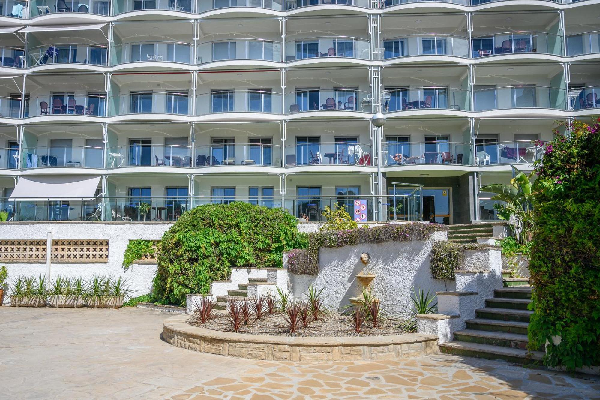 Apartaments Albatros Family سالو المظهر الخارجي الصورة