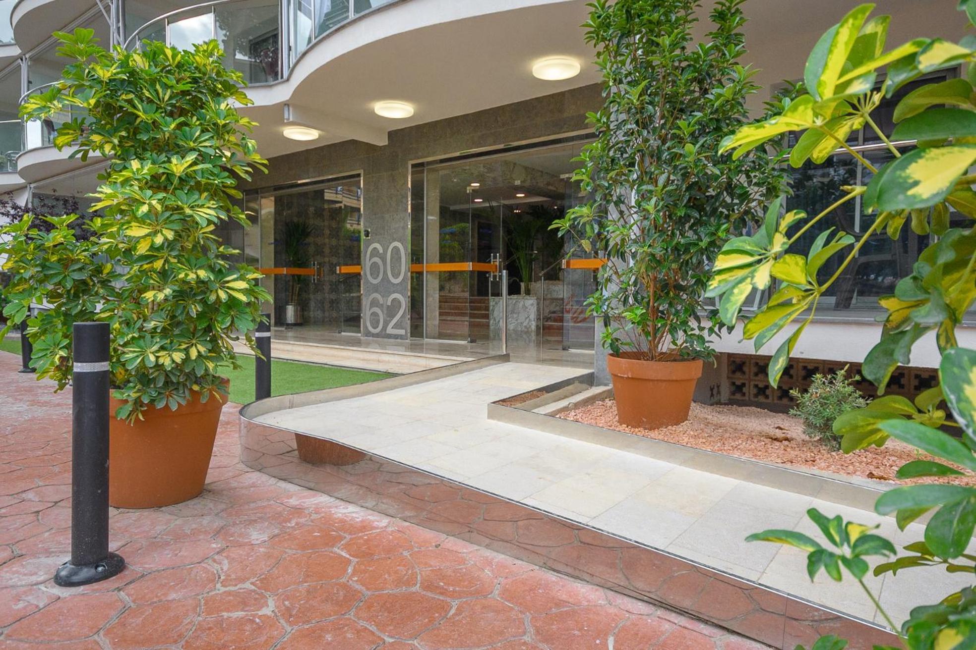 Apartaments Albatros Family سالو المظهر الخارجي الصورة