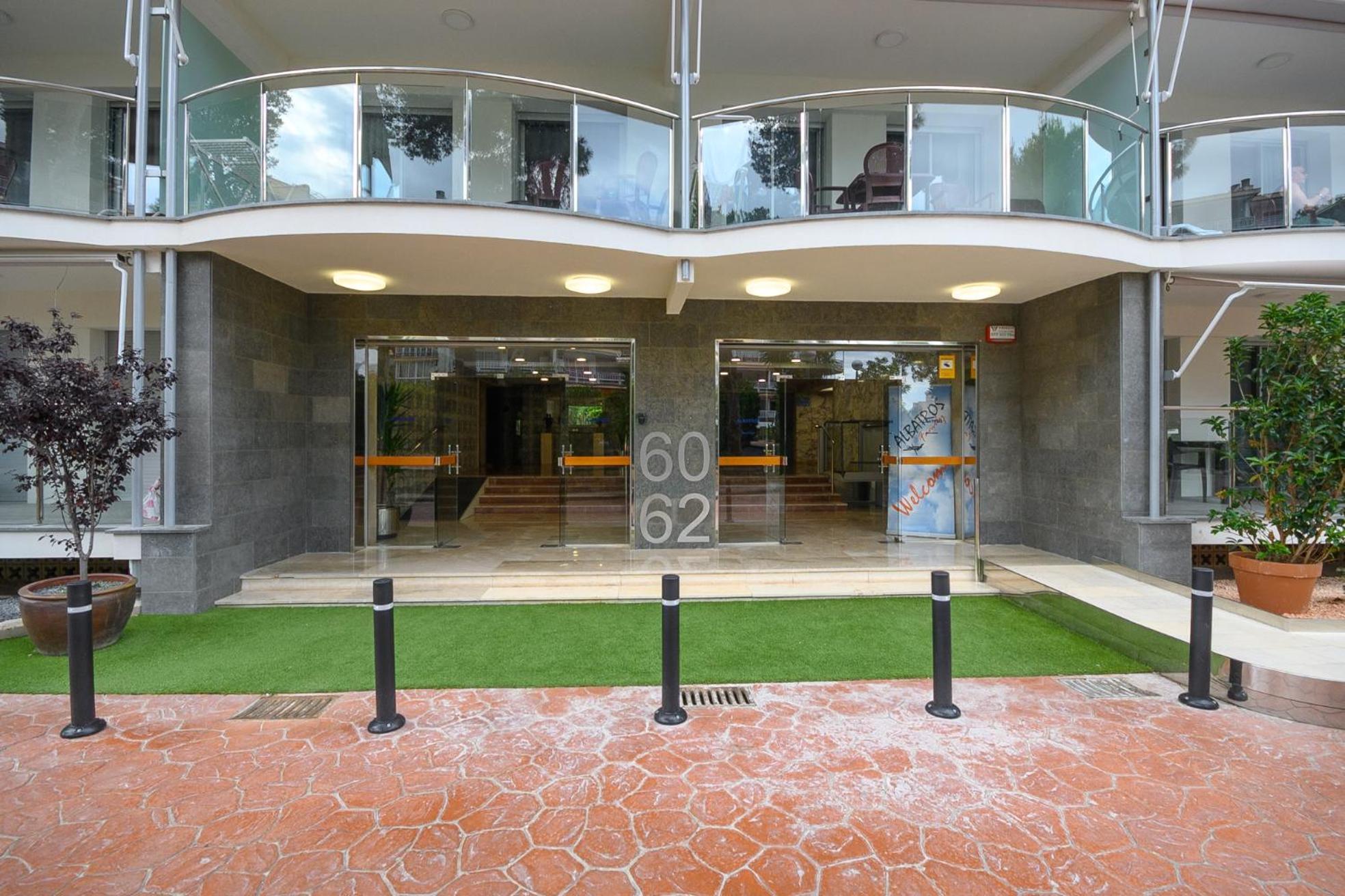 Apartaments Albatros Family سالو المظهر الخارجي الصورة