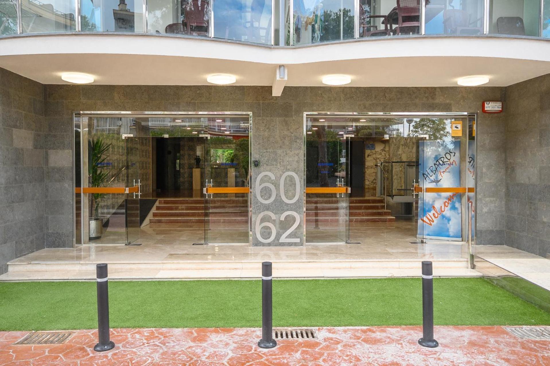 Apartaments Albatros Family سالو المظهر الخارجي الصورة