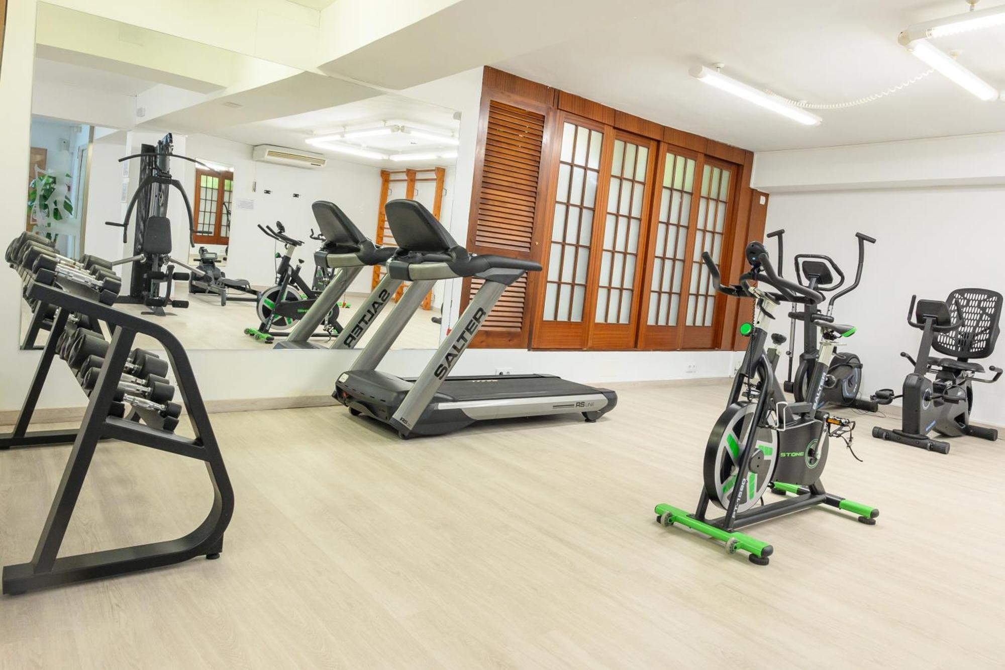 Apartaments Albatros Family سالو المظهر الخارجي الصورة